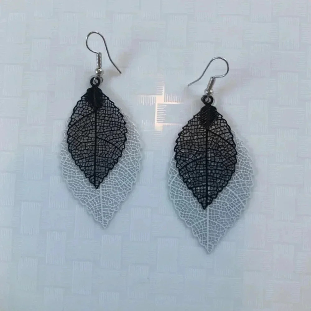 Silver & Black Double Leaf Fashion Earrings NWT